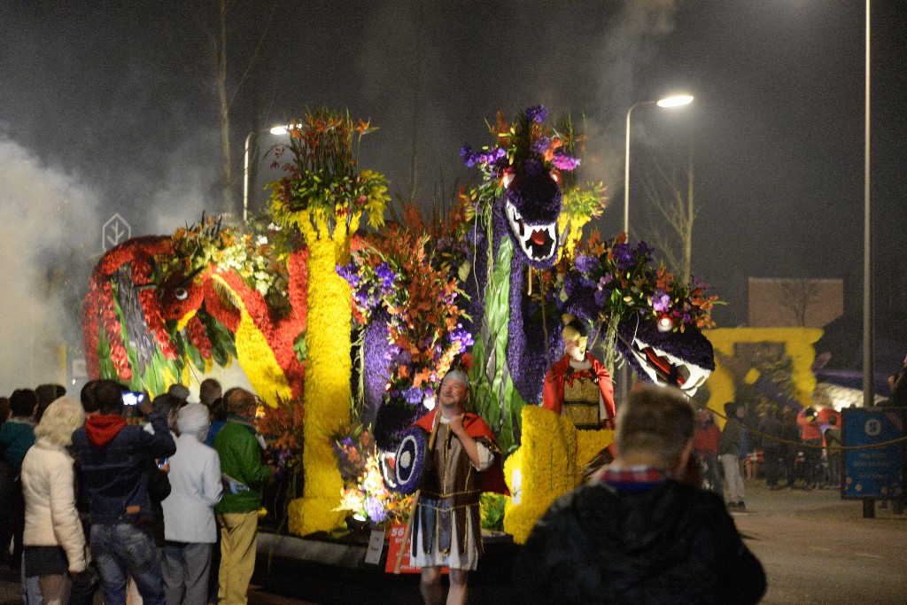 ../Images/Verlicht bloemencorso 2018 086.jpg